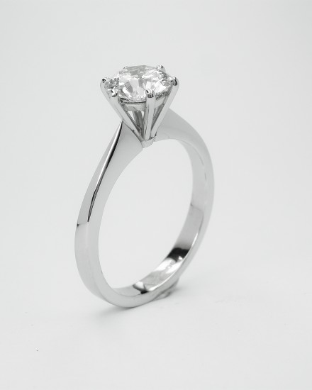 Platinum single stone 1.10ct. 'E' colour round brilliant cut diamond set in a 6 claw peg setting & knife edged shank ring. Ideal for diamonds from 0.33ct. to 5.00cts.
