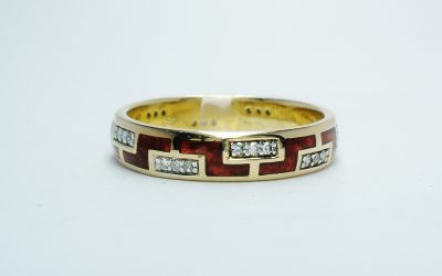 Silver gilt ring with pearlised caramel ceramic inlay and diamonds (0.11cts.) set in a Greek Key style. Original £210 was £130 now £95